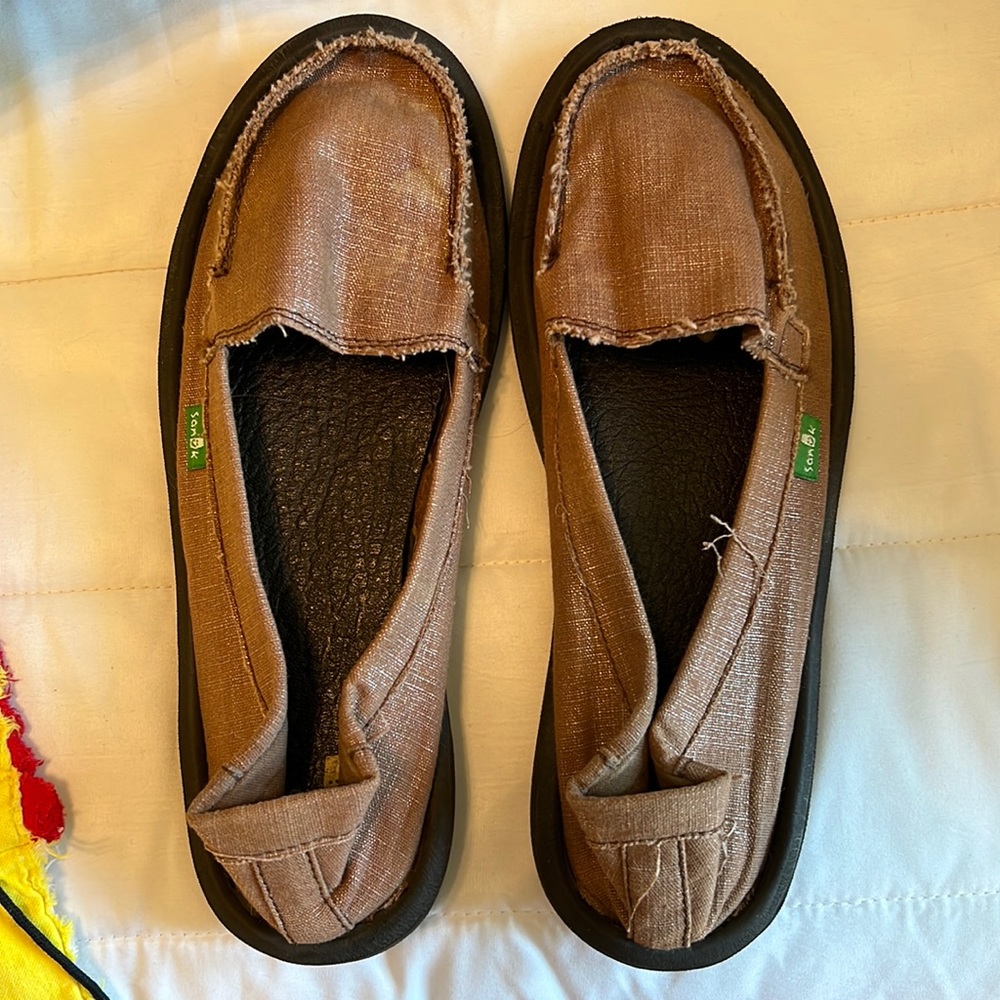 Sanuks